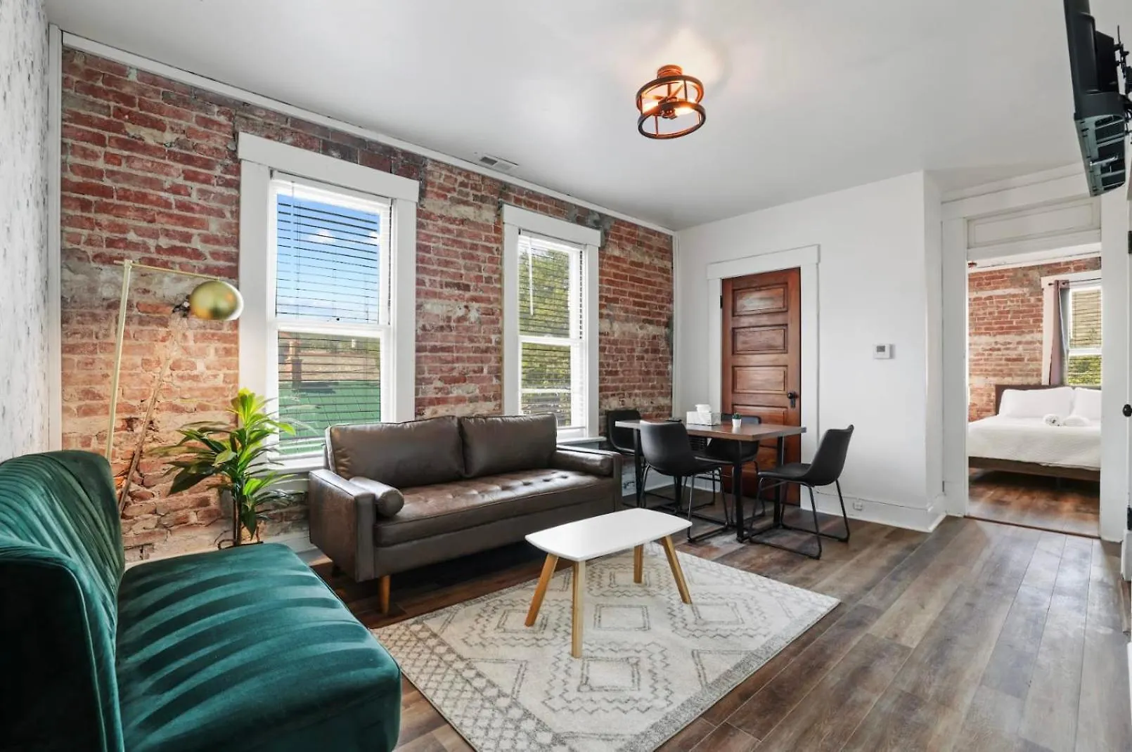 Housepitality - City View Loft - German Village Columbus United States